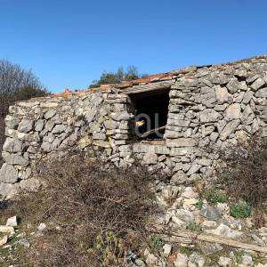 Ustrine, poljoprivredno zemljište 4.600m2