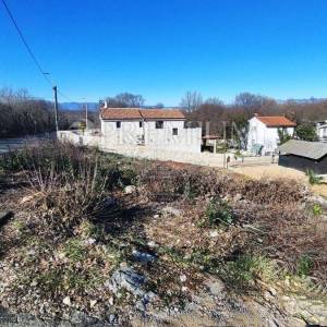 Uvala Soline, građevinsko zemljište, 1km od mora!