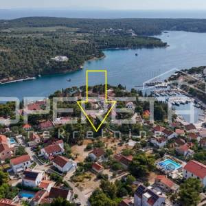 Uživajte u ljepoti Brača – Građevinsko zemljište s infrastrukturom, Milna