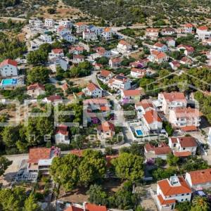 Uživajte u ljepoti Brača – Građevinsko zemljište s infrastrukturom, Milna