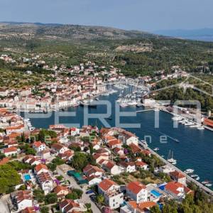 Uživajte u ljepoti Brača – Građevinsko zemljište s infrastrukturom, Milna