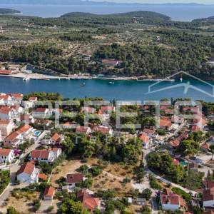 Uživajte u ljepoti Brača – Građevinsko zemljište s infrastrukturom, Milna