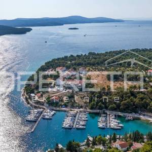 Uživajte u ljepoti Brača – Građevinsko zemljište s infrastrukturom, Milna