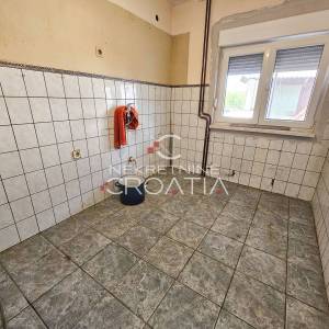 VARAŽDIN, KUĆA SA POSLOVNIM PROSTOROM