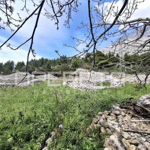 Vaš projekt u srcu prirode – zemljište sa šarmom, pogledom i potencijalom | Bašk