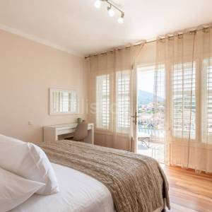 Vela Luka, prodaja 3 kuće u nizu, 1500m2 parcela