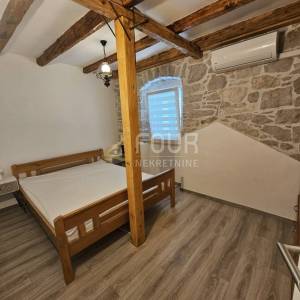 Veli Iž, adaptirana kamena kuća, 94m2