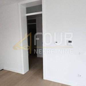 Velika Gorica, dvoetažni 3s+db, 141.91m2, terasa