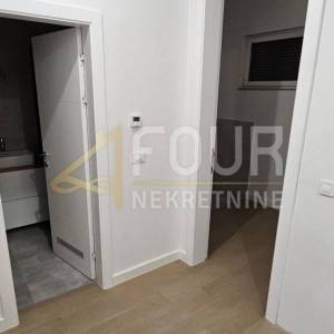 Velika Gorica, dvoetažni 3s+db, 141.91m2, terasa