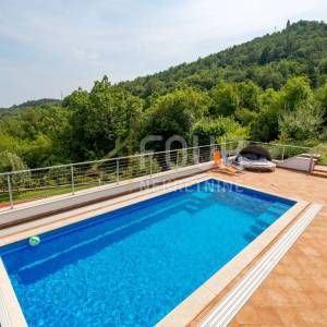VEPRINAC - Predivna kuća s bazenom i pogledom na more