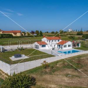 Vila na unikatnoj poziciji s neviđenim pogledom, Vrh (Istra)