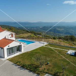 Vila na unikatnoj poziciji s neviđenim pogledom, Vrh (Istra)