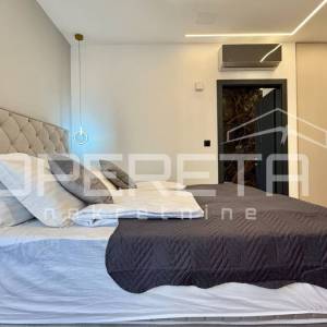 Vila s panoramskim pogledom na more i Velebit, 275m2
