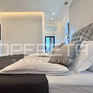 Vila s panoramskim pogledom na more i Velebit, 275m2
