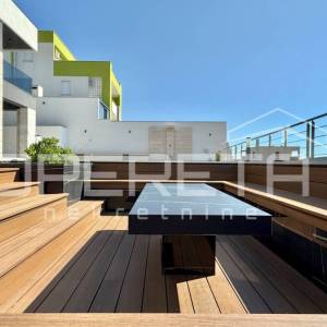 Vila s panoramskim pogledom na more i Velebit, 275m2
