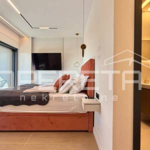 Vila s panoramskim pogledom na more i Velebit, 275m2
