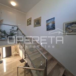 Villa s bazenom, zatvorenim kominom i pogledoma na Split