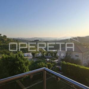 Villa s bazenom, zatvorenim kominom i pogledoma na Split