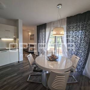 Villa s bazenom, zatvorenim kominom i pogledoma na Split