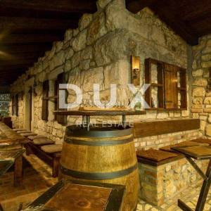VINODOL, DRIVENIK- Novouređena vila u rustikalnom stilu
