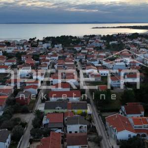 Vir - Kuća s dva apartmana – idealna za odmor ili investiciju