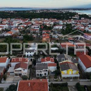 Vir - Kuća s dva apartmana – idealna za odmor ili investiciju