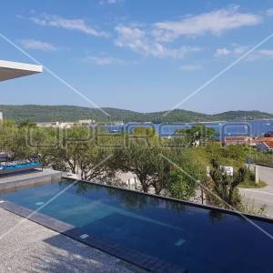 Vis Kut, nova dizajnerska villa s bazenom i pogledom na more