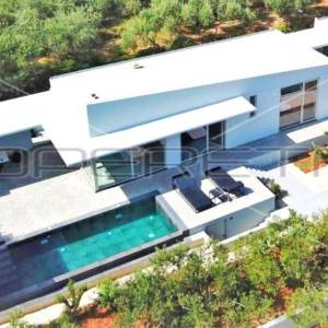 Vis Kut, nova dizajnerska villa s bazenom i pogledom na more