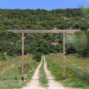 Vis,Dračevo poje, očuvano autentično selo na uzdignutoj poziciji, 5 kuća, 2 zida