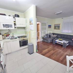 Viškovo, 84.32m2, dvoetažni stan 3s+db, terasa