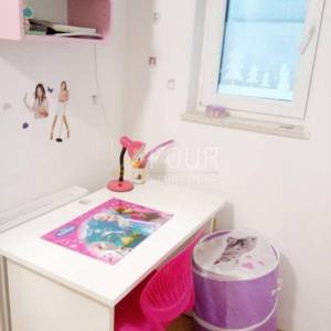 Viškovo, 95m2, namješten stan, 3s+db, balkon, zajednička okućnica