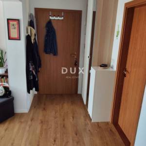 VIŠKOVO - dvosoban stan s lijepom okućnicom