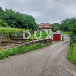 VIŠKOVO - građevinsko zemljište 1648m2 s dva prilazna puta