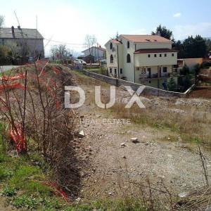 VIŠKOVO- građevinsko zemljište 810m2 za poslovno- stambenu ili stambenu zgradu- stanove/ obiteljsku kuću 
