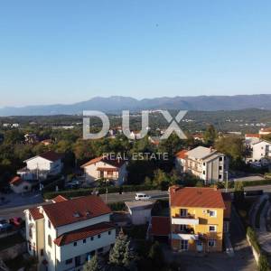 VIŠKOVO- građevinsko zemljište 810m2 za poslovno- stambenu ili stambenu zgradu- stanove/ obiteljsku kuću 