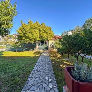 VIŠKOVO - kuća s okućnicom od 650m2 i garažom