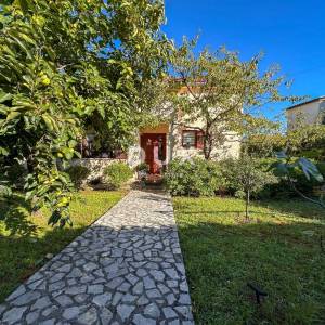 VIŠKOVO - kuća s okućnicom od 650m2 i garažom