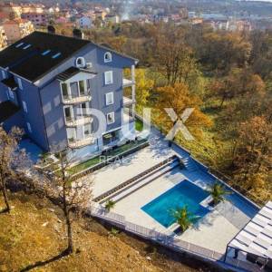 VIŠKOVO, MARČELJI- exluzivni dvoetažni stan 144m2 s korištenjem bazena - pogled na more