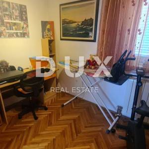 VIŠKOVO, MARČELJI - komforan 3s+db, garaža, pogled more