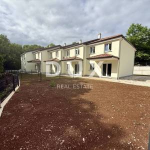 VIŠKOVO, MARČELJI - Kuća u nizu, novogradnja, 92 m2, okućnica!