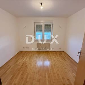 VIŠKOVO, MARINIĆI - 2S+DB, 74 m2 - GARAŽA i POGLED!