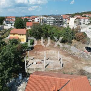 VIŠKOVO, MARINIĆI- građevinsko zemljište 1700m2 za stambenu zgradu - stanove/ obiteljsku kuću 