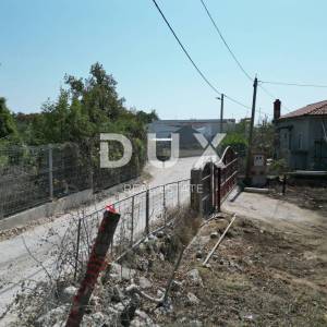 VIŠKOVO, MARINIĆI- građevinsko zemljište 1700m2 za stambenu zgradu - stanove/ obiteljsku kuću 