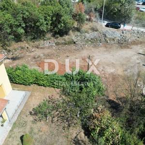 VIŠKOVO, MARINIĆI- građevinsko zemljište 1700m2 za stambenu zgradu - stanove/ obiteljsku kuću 