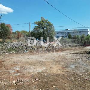 VIŠKOVO, MARINIĆI- građevinsko zemljište 1700m2 za stambenu zgradu - stanove/ obiteljsku kuću 