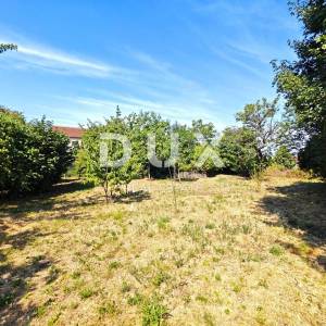 VIŠKOVO, MARINIĆI - Građevinsko zemljište 1696 m2 za stambene zgrade, obiteljsku kuću!