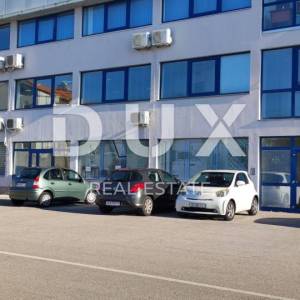 VIŠKOVO, MARINIĆI - poslovni prostor - ured s kuhinjom 120m2