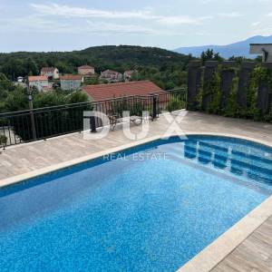 VIŠKOVO - Novija gradnja - 2S+DB s pogledom i zajedničkim bazenom!