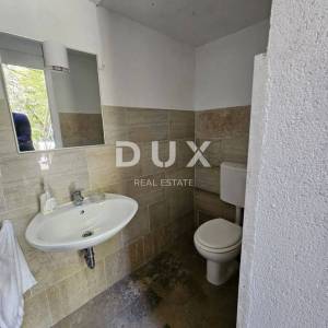 VIŠKOVO, SARŠONI- prekrasna kuća 320m2 s uređenom okućnicom 900m2 + pomoćni objekt + garaža