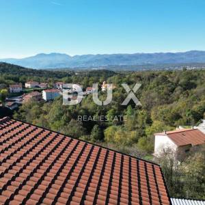 VIŠKOVO, SARŠONI- prekrasna kuća 320m2 s uređenom okućnicom 900m2 + pomoćni objekt + garaža
